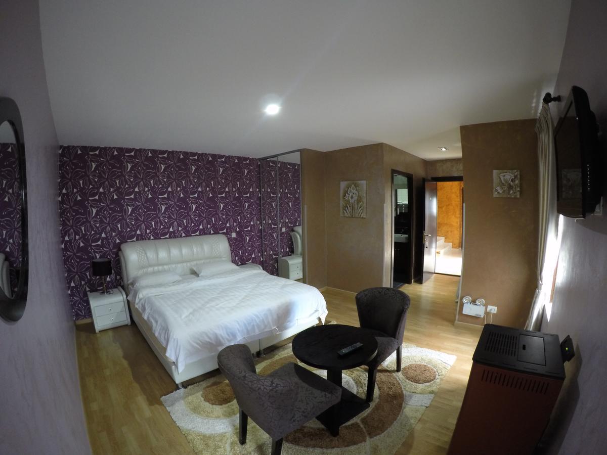 Johnny Hotel Kamenice Eksteriør billede