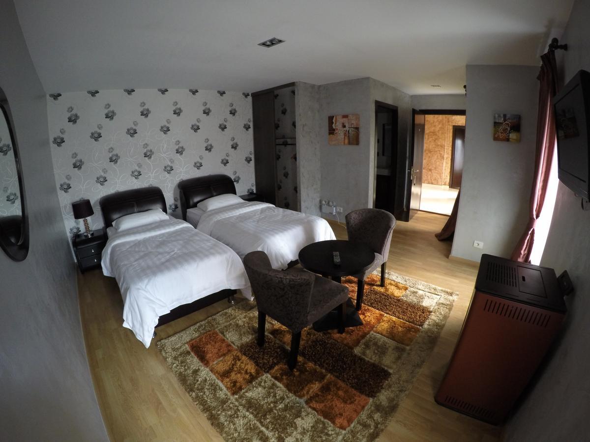 Johnny Hotel Kamenice Eksteriør billede